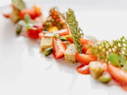 Assiette de cuisine contemporaine au restaurant George’s à Saint-Martin-de-Ré